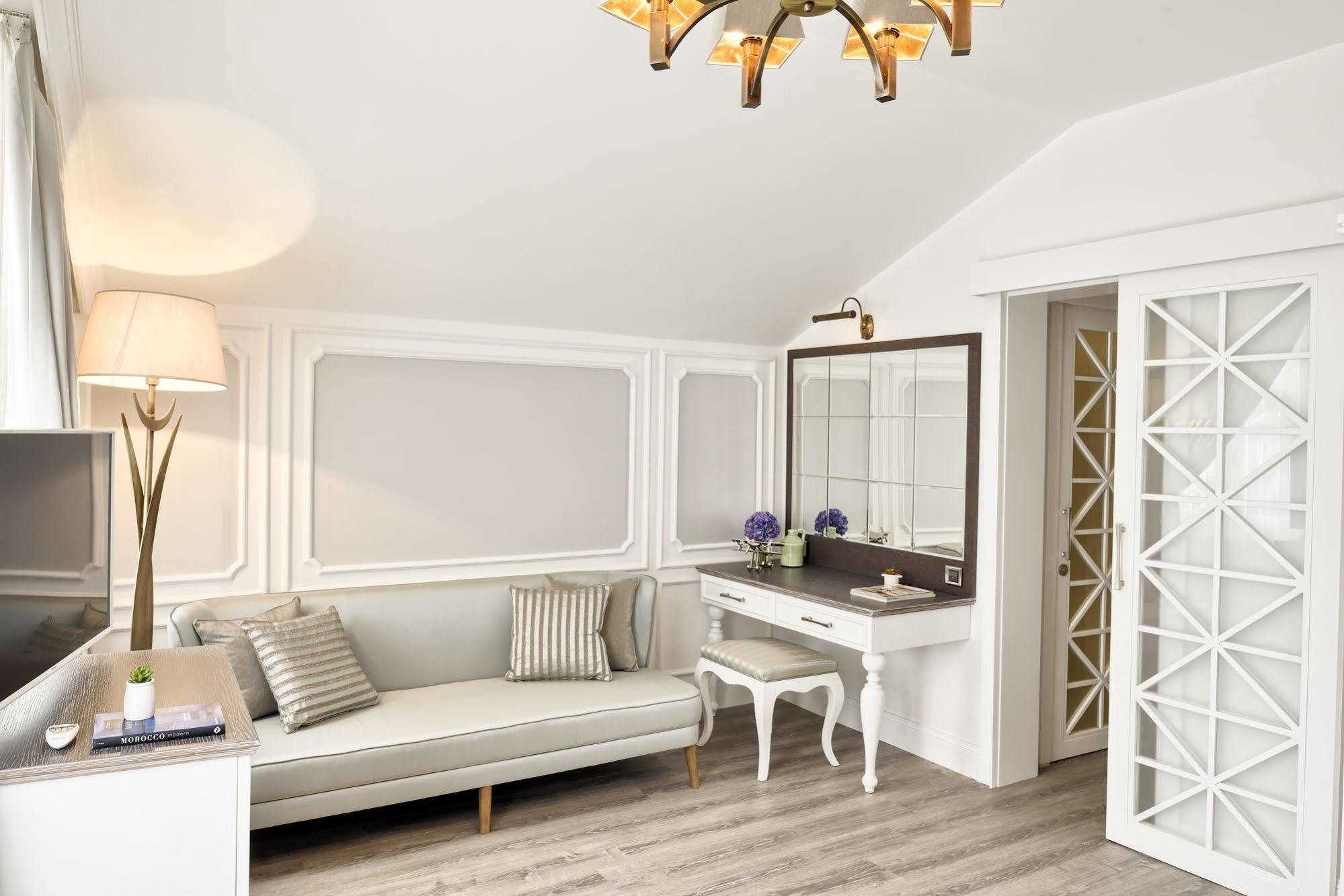 Mirrors Hotel Istambul